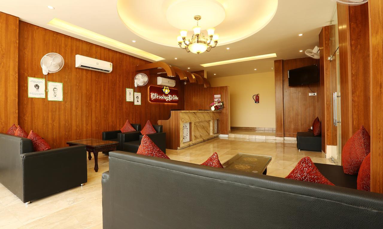 Treebo Blessing Bells Hotel Dehradun Exterior foto