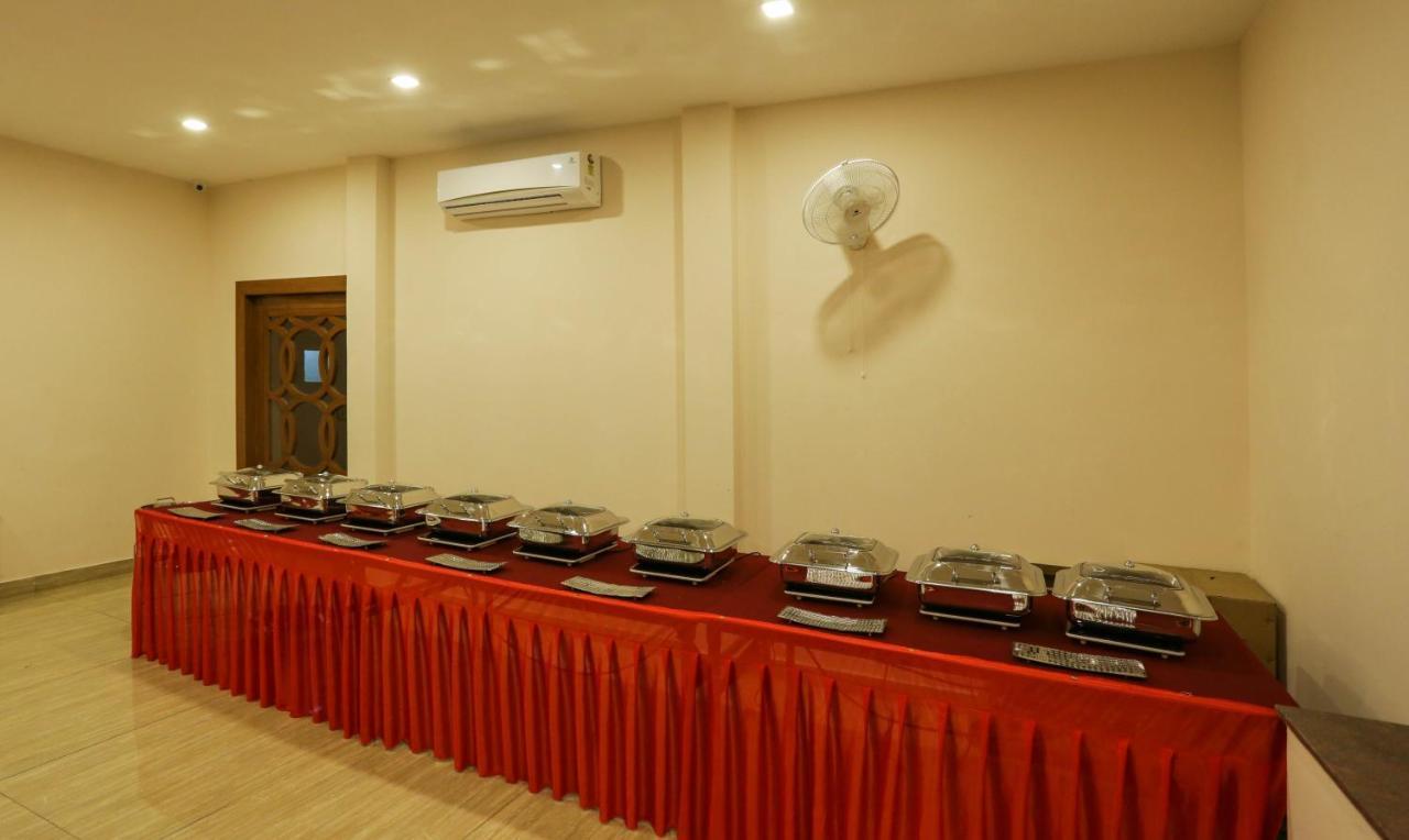 Treebo Blessing Bells Hotel Dehradun Exterior foto