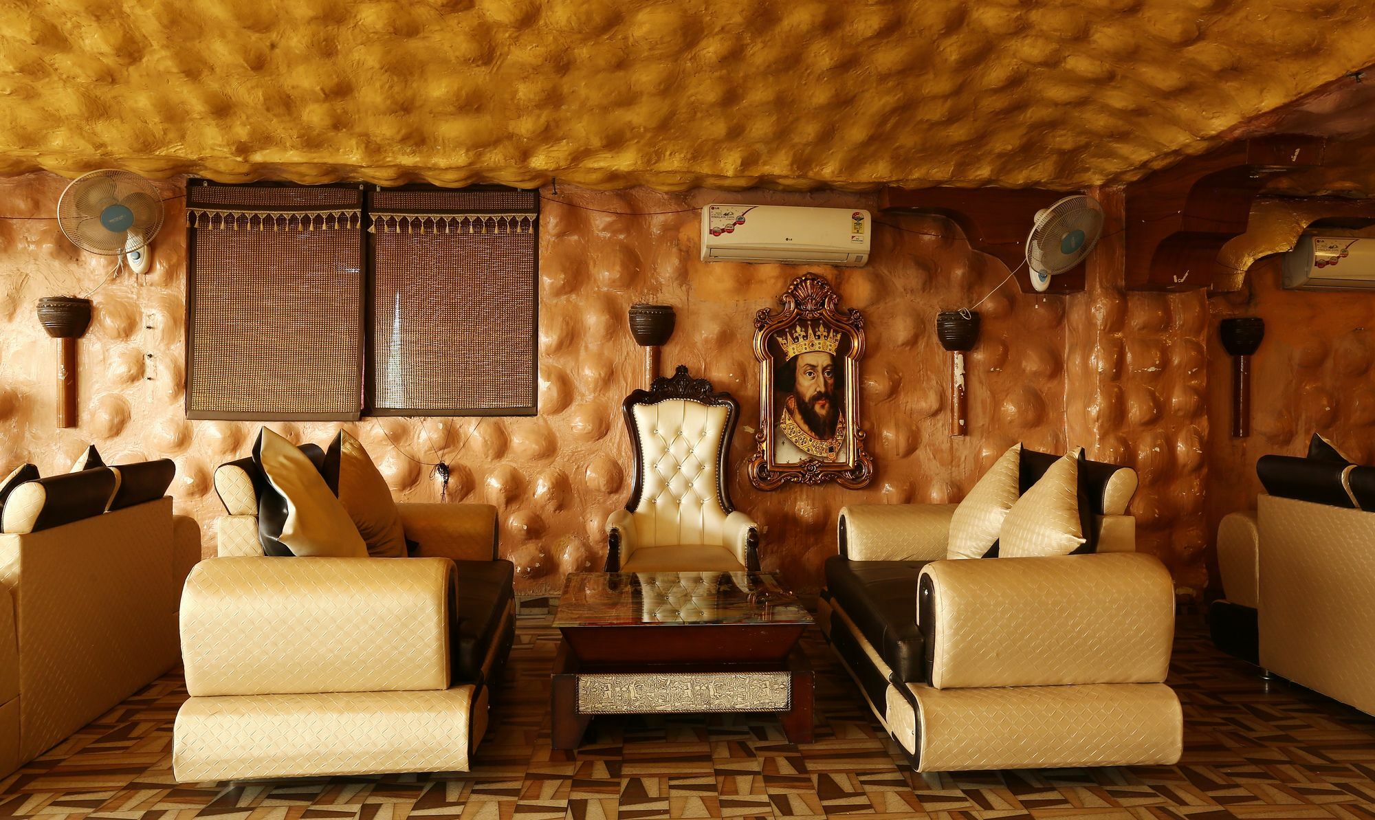 Treebo Blessing Bells Hotel Dehradun Exterior foto